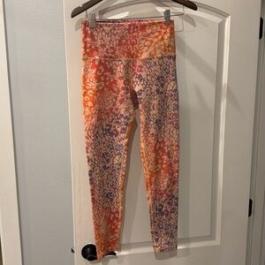 Fleo el toro 25” leggings. Multi color. Medium